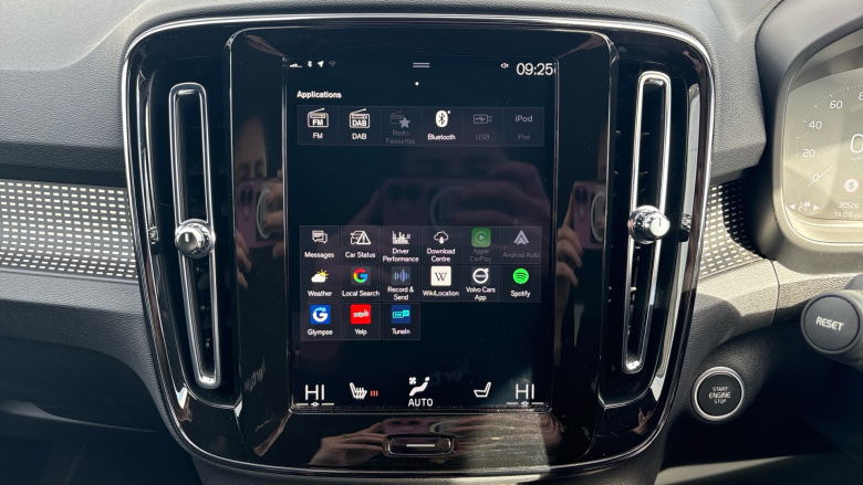 Volvo Xc40 2.0 B4P R DESIGN Pro 5dr Auto [7 speed] Petrol Estate